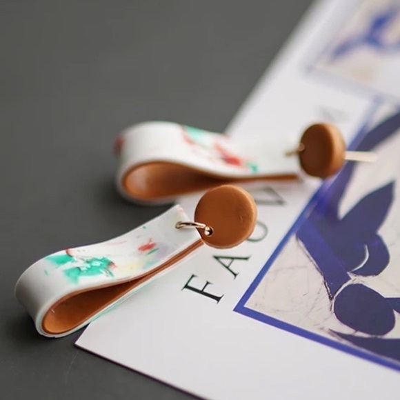 Summer Flower Statement Elegant Polymer Clay Earrings with plated gold stud loop - Picture 1 of 7